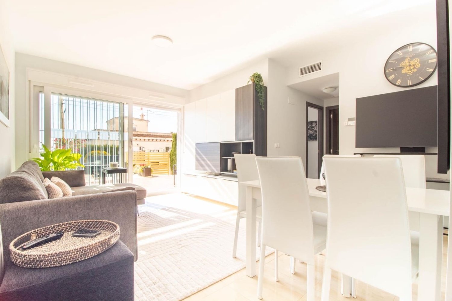 2 bedrooms Apartment in Alicante, Spain No. 270517