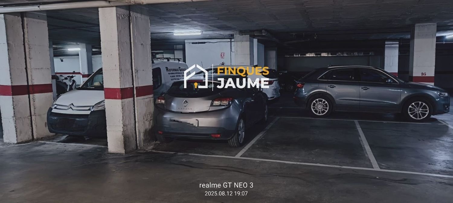  مرآب في Lleida, Spain 12متر مربع رقم 242122