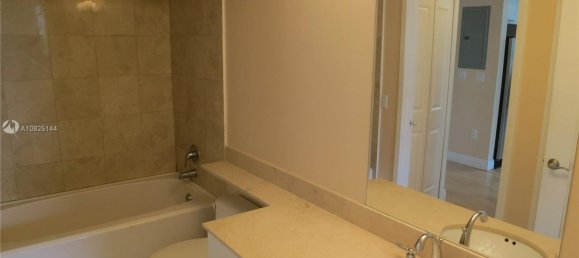 1 chambre propriété commerciale à vendre à Miami, Miami-Dade, Florida, USA № 613176 21