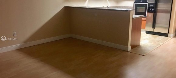1 chambre propriété commerciale à vendre à Miami, Miami-Dade, Florida, USA № 613176 10