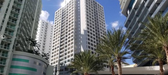 1 chambre propriété commerciale à vendre à Miami, Miami-Dade, Florida, USA № 613176 2