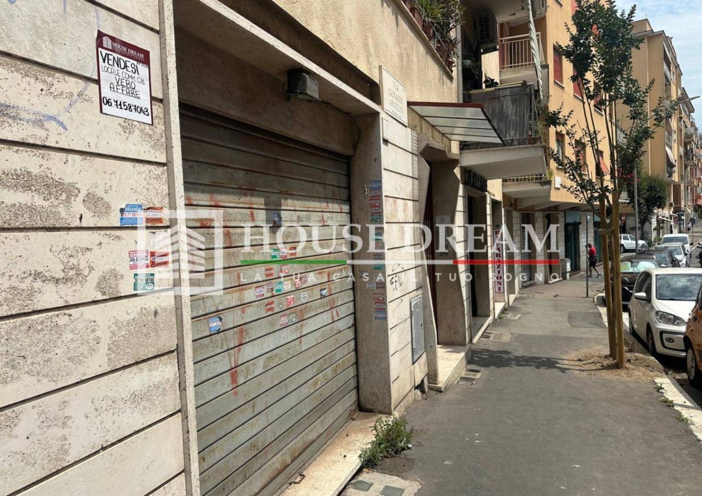 1 room Commercial property in Rome, Italy No. 277622