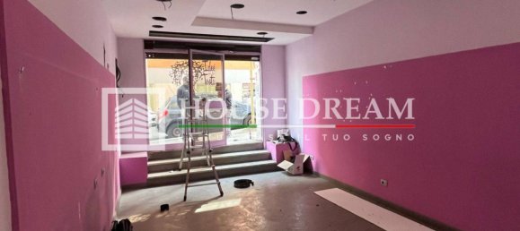 1 room Commercial property in Rome, Italy No. 277622 5
