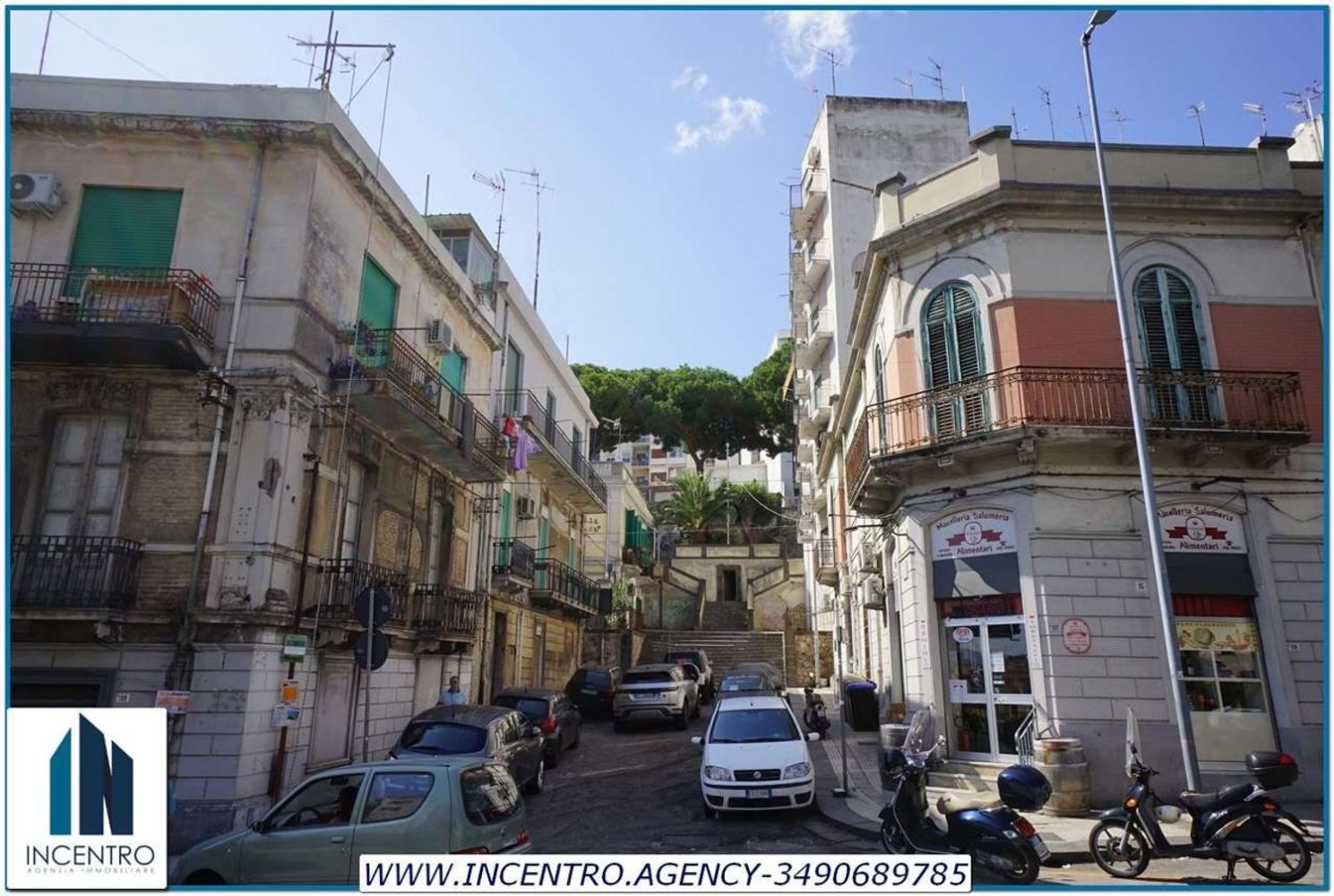 4 bedrooms Apartment in Messina, Italy No. 318464