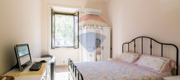 Квартира с 2 комнатами в Катания, Италия № 219093 17