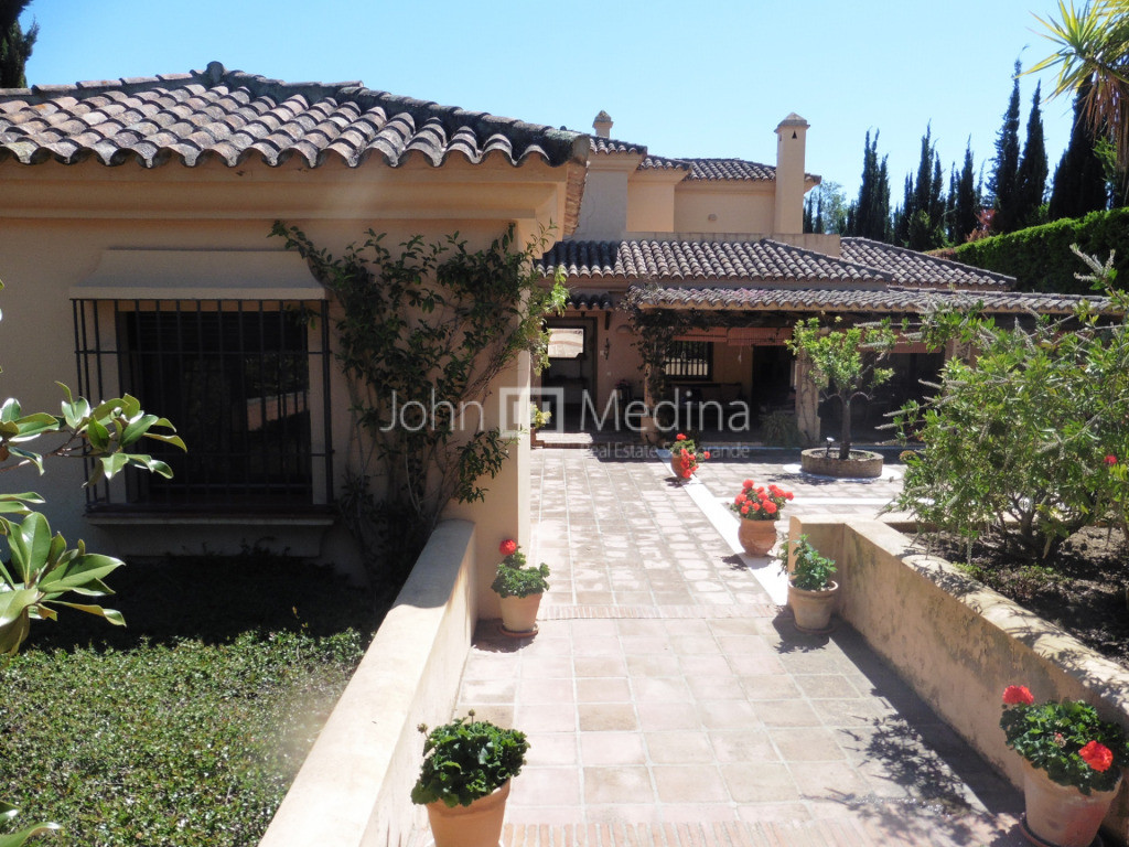 5 Schlafzimmer Villa in Cadiz, Spain, Nr. 25589