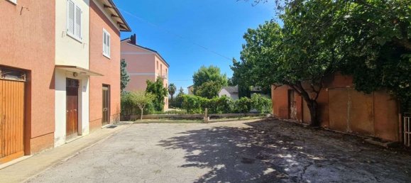 7 bedrooms House in San Marcello, Italy No. 350738 3