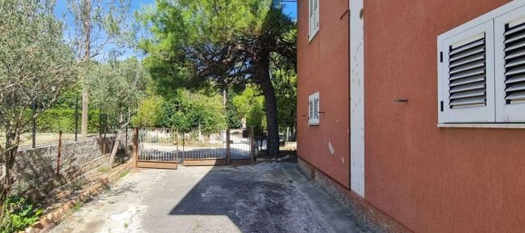 7 bedrooms House in San Marcello, Italy No. 350738 4