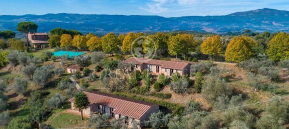 11 bedrooms House in Città della Pieve, Italy No. 56089 3