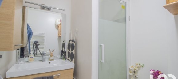 3 Schlafzimmer Wohnung in Courbevoie, France, Nr. 327165 9