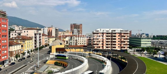 Apartamento de 5 habitaciónes en Brescia, Italy No. 151723 6