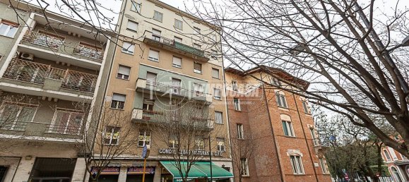 Apartamento de 5 habitaciónes en Brescia, Italy No. 151723 4