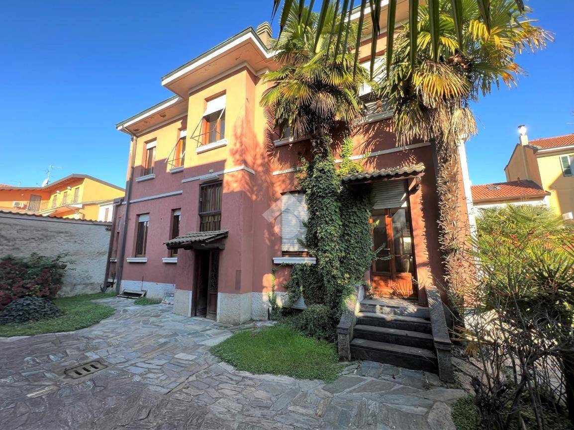 5 Schlafzimmer Villa in Carugate, Italy, Nr. 150405