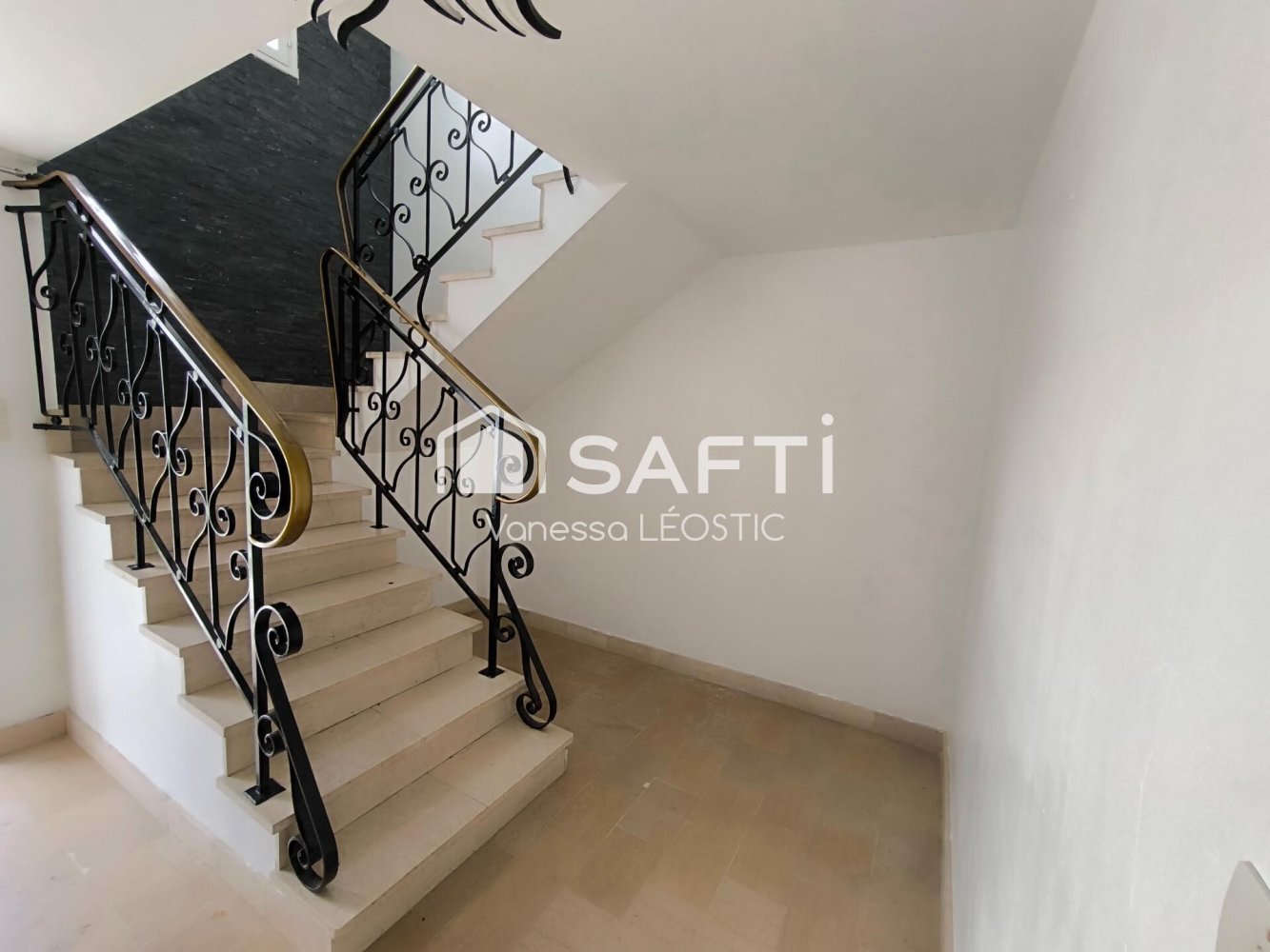 Casa de 3 dormitorios en Guilers, France No. 327073