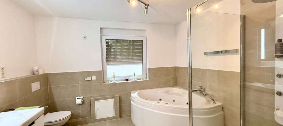 5 bedrooms Townhouse in Dusseldorf, Germany No. 296583 17