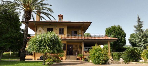 4 Schlafzimmer Villa in Velletri, Italy, Nr. 335888 2