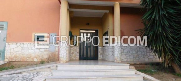 Apartamento de 6 dormitorios en Crotone, Italy No. 359194 2