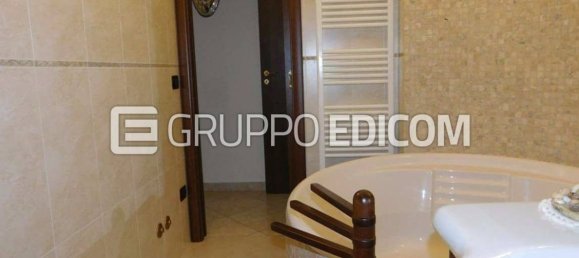 Apartamento de 6 dormitorios en Crotone, Italy No. 359194 24