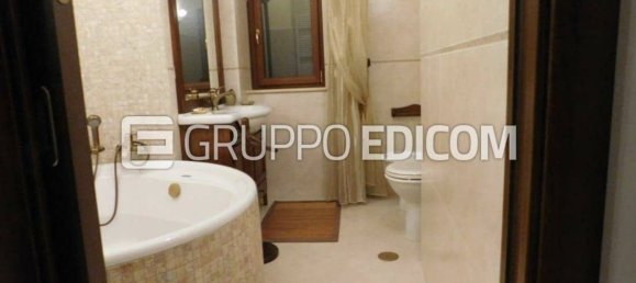 Apartamento de 6 dormitorios en Crotone, Italy No. 359194 23