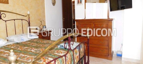 Apartamento de 6 dormitorios en Crotone, Italy No. 359194 26