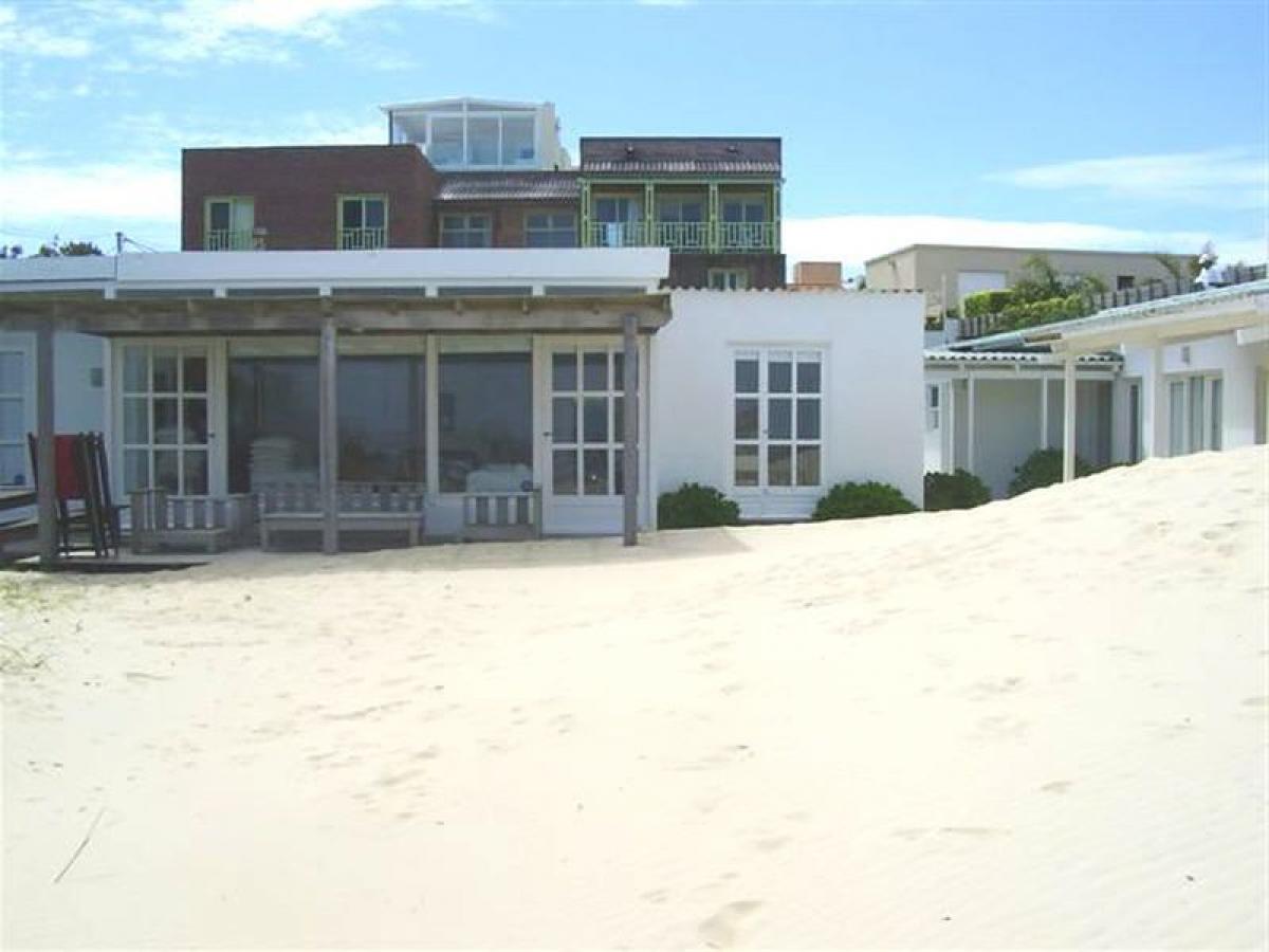 4 bedrooms House in Maldonado, Uruguay No. 12626