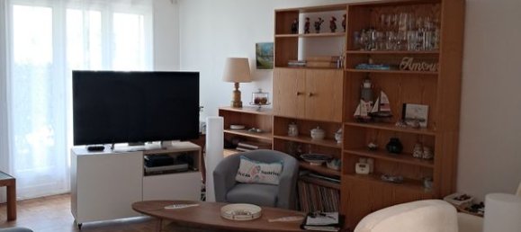 5 bedrooms House in Lesigny, France No. 174056 7