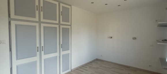 6 bedrooms House in Senan, France No. 308095 8