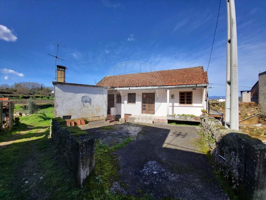 2 chambres Maison à Pinheiro de Azere, Portugal No. 178618