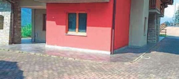 Apartamento de 4 habitaciónes en Quart, Italy No. 300105 2