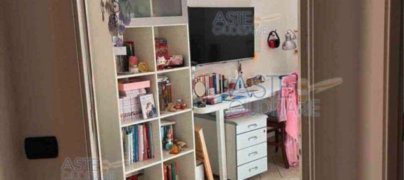 8 rooms Apartment in Rome, Italy No. 17012 10