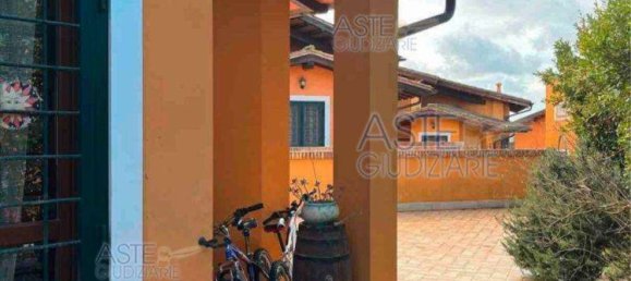 8 rooms Apartment in Rome, Italy No. 17012 7