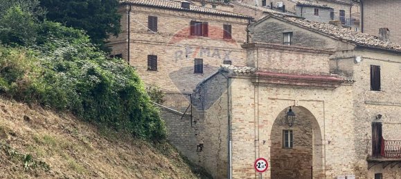 3 rooms Apartment in Montelupone, Italy No. 2290 3