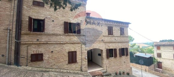 3 rooms Apartment in Montelupone, Italy No. 2290 7