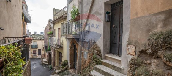 2 rooms House in Caltagirone, Italy No. 73716 18