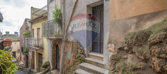 2 rooms House in Caltagirone, Italy No. 73716 20