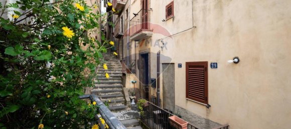 2 rooms House in Caltagirone, Italy No. 73716 14
