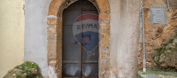 2 rooms House in Caltagirone, Italy No. 73716 17