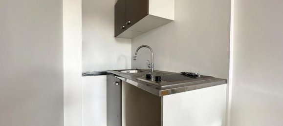 Studio in Sainte-Savine, France No. 152667 2