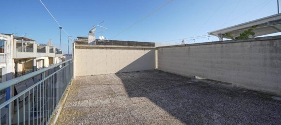 3غرفة شقة في Palo del Colle, Italy رقم 39383 21