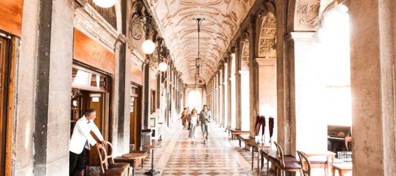 30m² Commercial property in Venice, Italy No. 210341 2