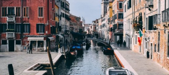 30m² Commercial property in Venice, Italy No. 210341 6