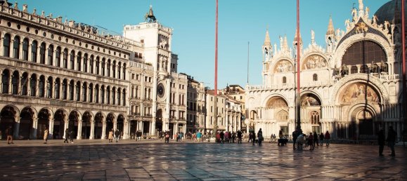 30m² Commercial property in Venice, Italy No. 210341 8