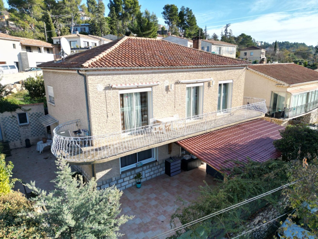 5 bedrooms House in Apt, France No. 338621