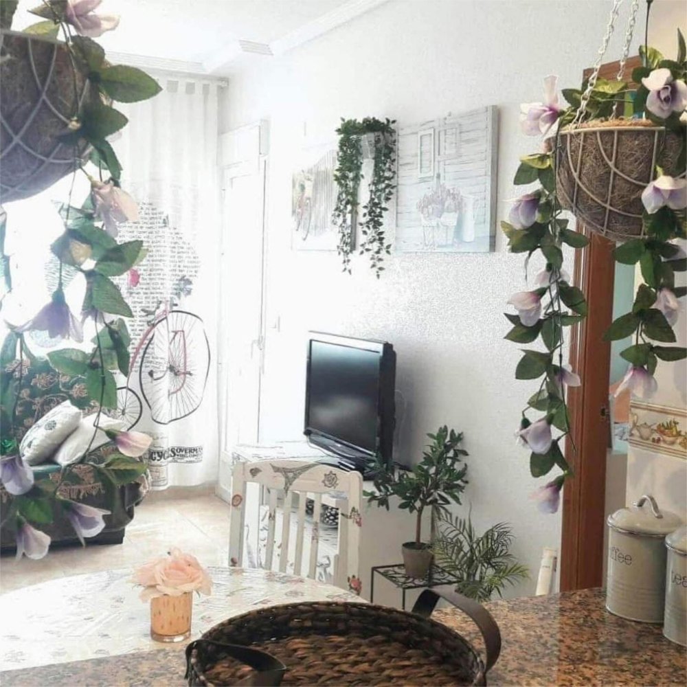 Apartamento de 2 dormitorios en Torrevieja, Spain No. 145810