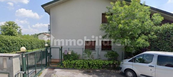 3 bedrooms Villa in Inverigo, Italy No. 2797 2