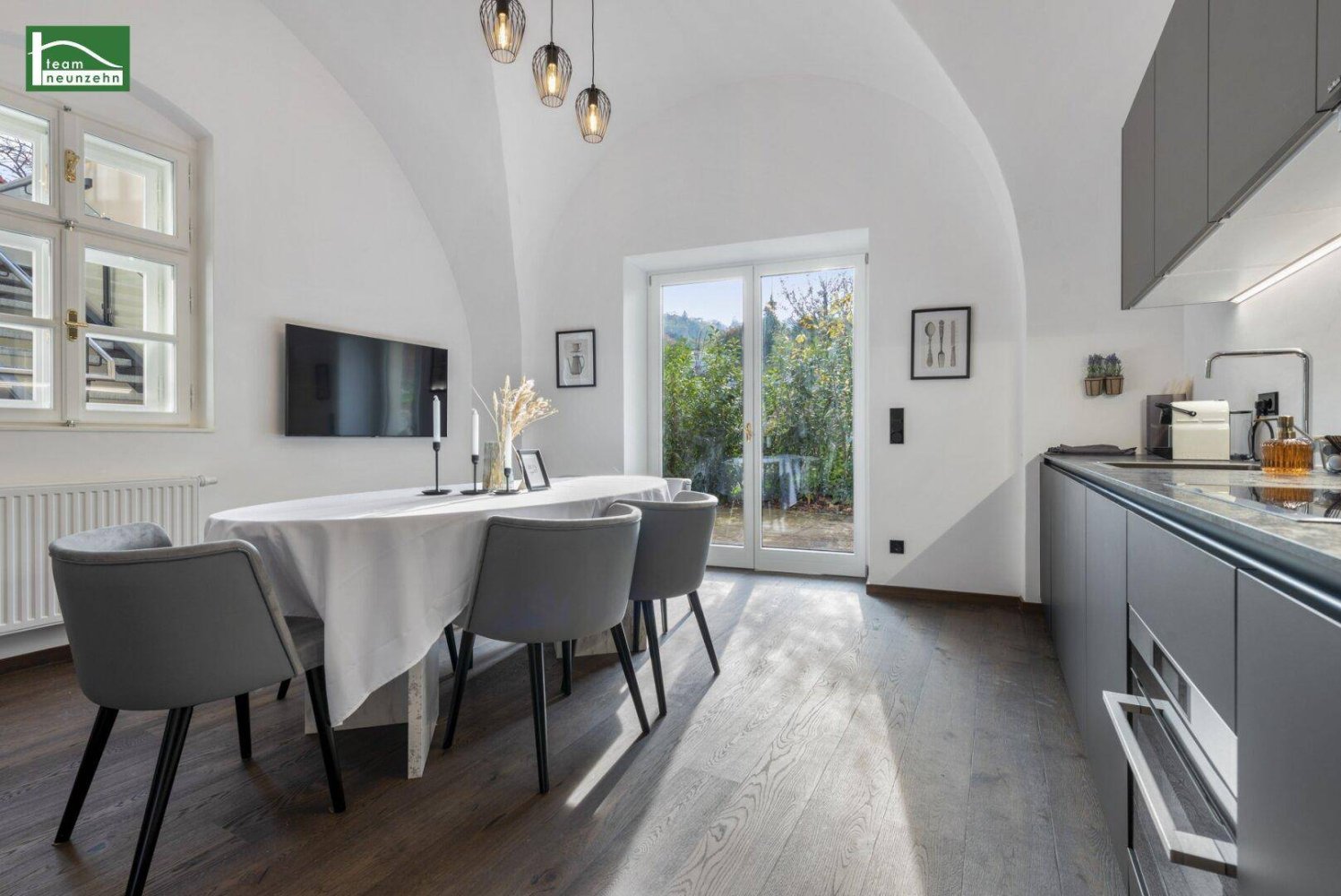 Квартира с 3 комнатами в Дёблинг, Австрия № 182600