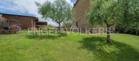 2 bedrooms House in Arezzo, Italy No. 128040 3