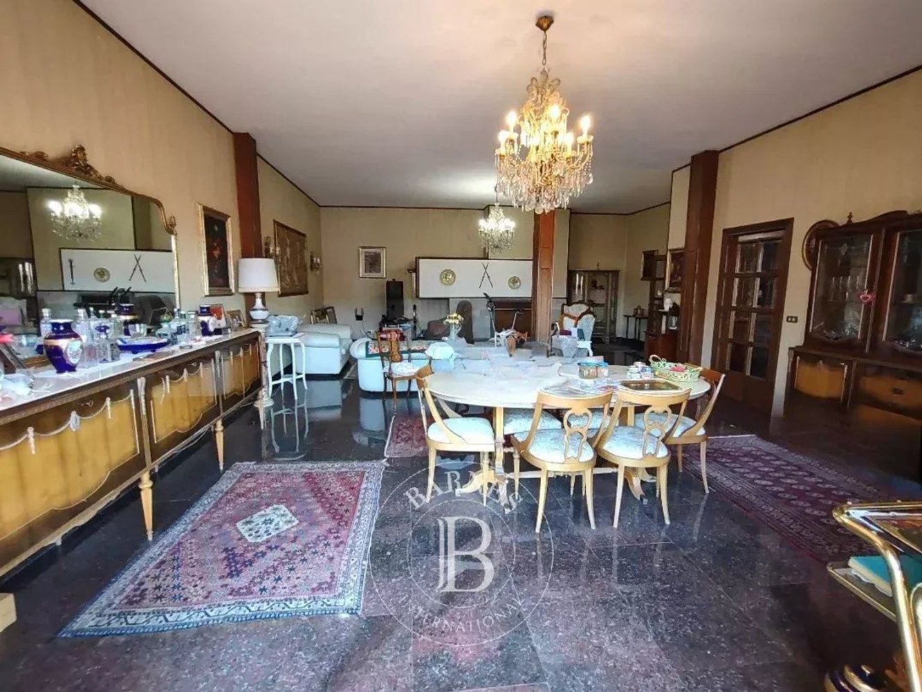 9 غرف نوم شقة في Avezzano, Italy رقم 340532