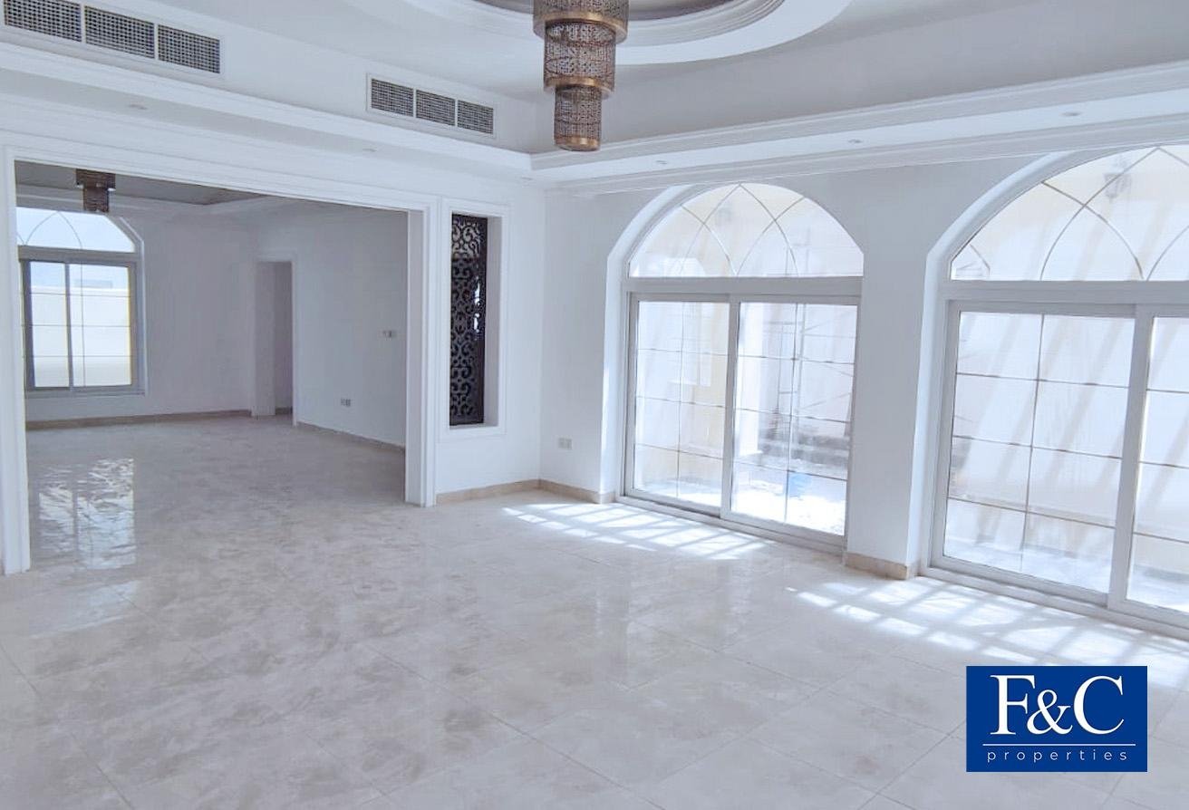 5 bedrooms Villa in Al Barsha, UAE No. 560