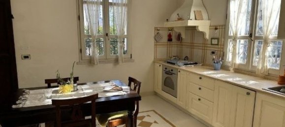 Вилла с 8 комнатами в Риччоне, Италия № 121417 2